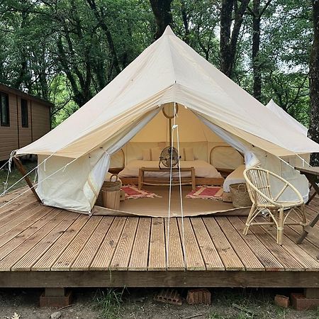 Camping Vila De Sarria Εξωτερικό φωτογραφία
